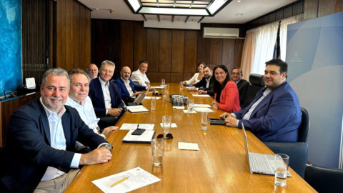 Η ηγεσία του Υππυργείου Εσωτερικών με την προεδρείο του ΣΕΤΕ-Φωτογραφία Υπουργείο Εσωτερικών