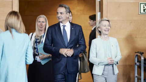 Μητσοτάκης από Γρανάδα: Θα ζητήσω περισσότερα χρήματα για μεταναστευτικό και κλιματική κρίση από την ΕΕ