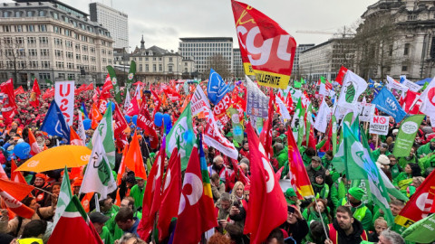  «Πορεία κατά της λιτότητας» χιλιάδων ευρωπαίων διαδηλωτών στις Βρυξέλλες