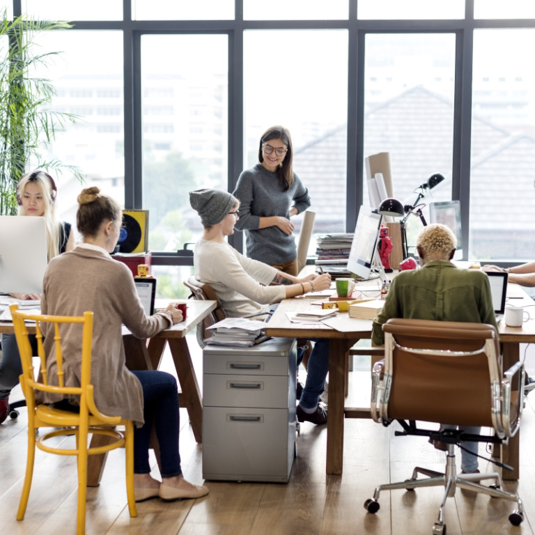 Εργαζόμενοι σε γραφείο 