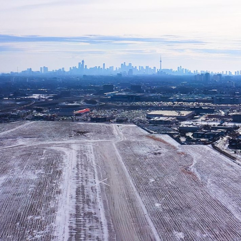 Εγκαταλελειμμένο αεροδρόμιο μεταμορφώνεται σε πόλη