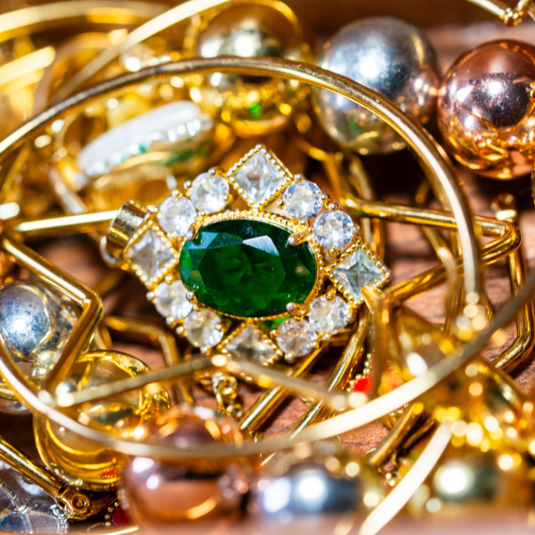 Πολυτελή κοσμήματα 