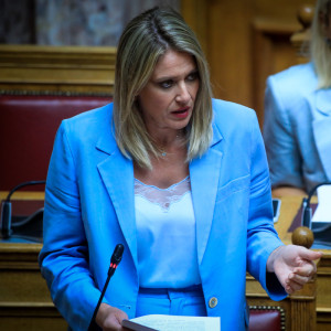 Η Υφυπουργός Εργασίας Άννα Ευθυμίου