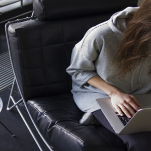 Work from home / Φωτογραφία: Unsplash/Daria Nepriakhina 