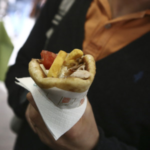 ένα σουβλάκι