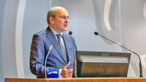 O Υπουργός Εθνικής Οικονομίας και Οικονομικών, Κ. Χατζηδάκης