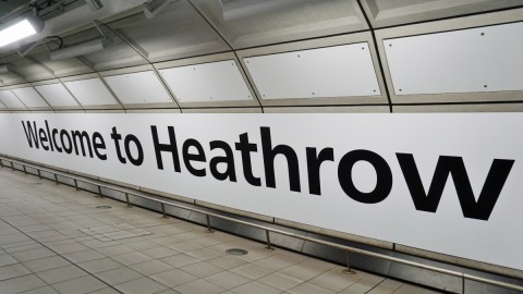 Το αεροδρόμιο Heathrow στη Μεγάλη Βρετανία