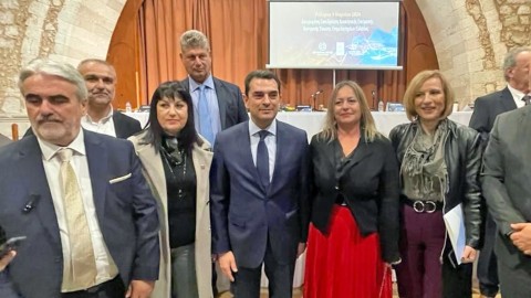 Ο Κώστας Σκρέκας με προέδρους των Επιμελητηρίων