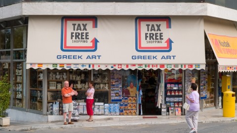 Κατάστημα με τουριστικά είδη κοντά στο αρχαιολογικό χώρο της Ακρόπολης