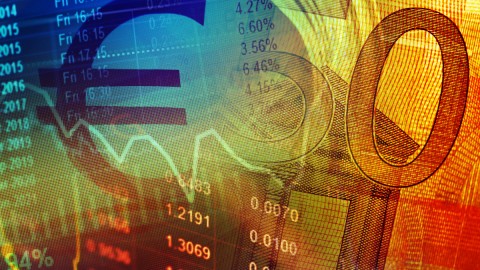 Δείκτες αγορών με φόντο το σήμα του ευρώ