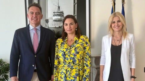 Ο πρόεδρος του Ξενοδοχειακού Επιμελητηρίου Ελλάδος με την ηγεσία του υπουργείου