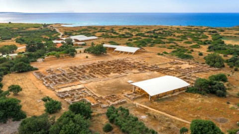 Ο αρχαιολογικός χώρος στα Μάλια, shutterstock