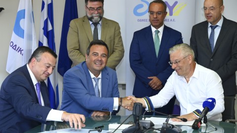 Φωτογραφία από τις υπογραφές