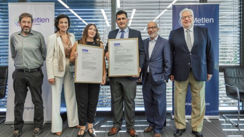 Για πρώτη φορά στην Ελλάδα απονομή Βεβαιώσεων Συμμόρφωσης στην Metlen Energy & Metals για την εταιρική διαφάνεια από την TÜV HELLAS (TÜV NORD)<p>Πηγή: <a target="_blank" href="https://www.iefimerida.gr">iefimerida.gr</a> - <a target="_blank" href="https://www.iefimerida.gr/oikonomia/ellada-aponomi-metlen-energy-metals-tuv-hellas-tuv-nord">Για πρώτη φορά στην Ελλάδα απονομή Βεβαιώσεων Συμμόρφωσης στην Metlen Energy & Metals για την εταιρική διαφάνεια από την TÜV HELLAS (TÜV NORD)