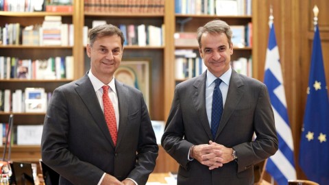 Ο Χάρης Θεοχάρης και ο Κυριάκος Μητσοτάκης