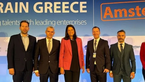 Η υπουργός Εργασίας Νίκη Κεραμέως
