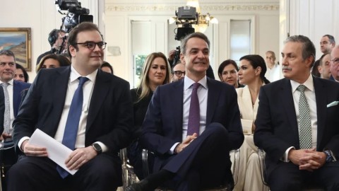 Στο Μέγαρο Μαξίμου πραγματοποιήθηκε η παρουσίαση και η τελετή υπογραφής για τη λειτουργία των Δημόσιων Ωνασείων Σχολείων