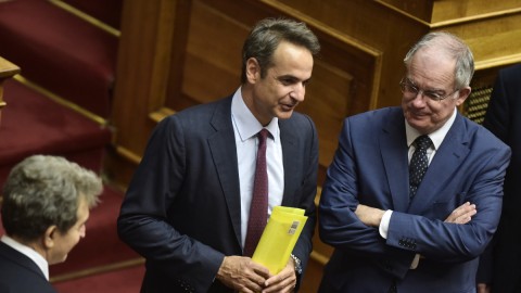 Ο Κυριάκος Μητσοτάκης με τον Κώστα Τασούλα
