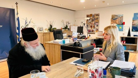 Στο Άγιο Όρος η υφυπουργός Τουρισμού, Έλενα Ράπτη