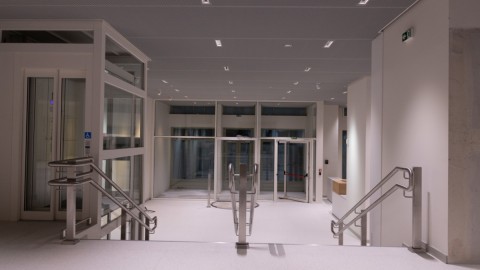 Στοά Αρσακείου: Τα 1.000 τ.μ. του Europa Experience παραδόθηκαν στο Ευρωκοινοβούλιο