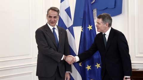 Ο Κυριάκος Μητσοτάκης με τον πρόεδρο του Eurogroup