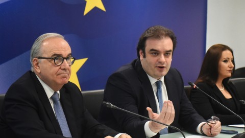 Ο Νίκος Παπαθανάσης και ο Κυριάκος Πιερρακάκης
