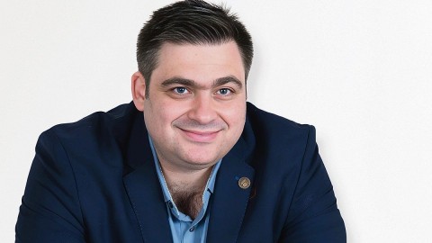 Γιάννης Βουτσινάς