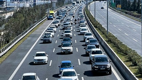 αυτοκίνητα στο δρόμο
