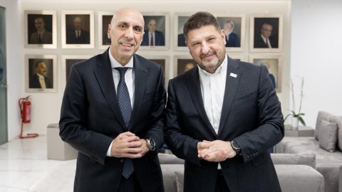 Ο Γιάννης Μπρατάκος και ο Νίκος Χαρδαλιάς