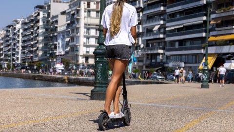 Ηλεκτρικά πατίνια στην πόλη της Θεσσαλονίκης