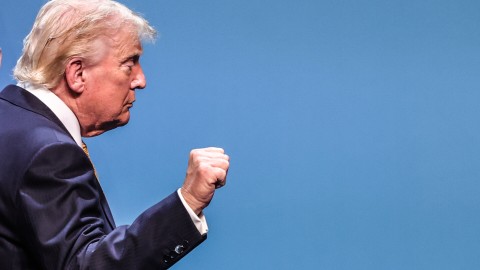 O Καναδός πρωθυπουργός Μαρκ Κάρνεϊ με τον Αμερικανό πρόεδρο Ντόναλντ Τραμπ