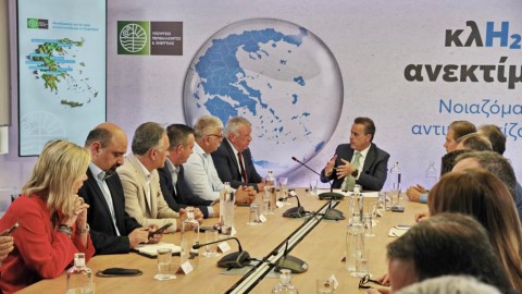 Στιγμιότυπα από την εκδήλωση στο ΥΠΕΝ