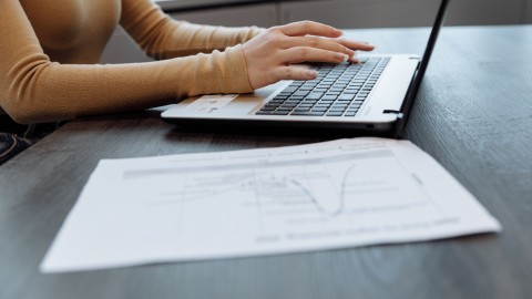 Εργασία σε laptop