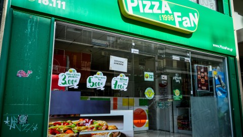 Το μέλλον των 2.500 εργαζομένων της Pizza Fan