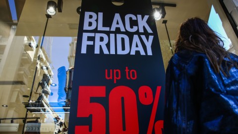 Βιτρίνα καταστήματος για Black Friday