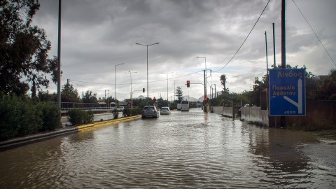 Το ισχυρό κύμα κακοκαιρίας πλήττει και τη Ρόδο