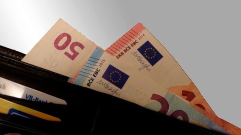 μετρητά