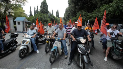Εργαζόμενοι της ΠΟΕ-ΟΤΑ σε πρόσφατη κινητοποίηση