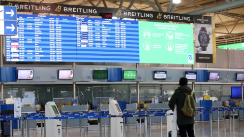 Άδεια τα Ελληνικά αεροδρόμια