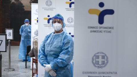 Νοσηλευτής του ΕΟΔΥ
