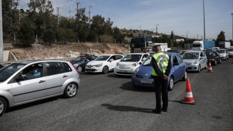 Έλεγχος της αστυνομίας στα διόδια
