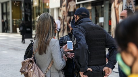 Έλεγχοι της αστυνομίας στην οδό Ερμού