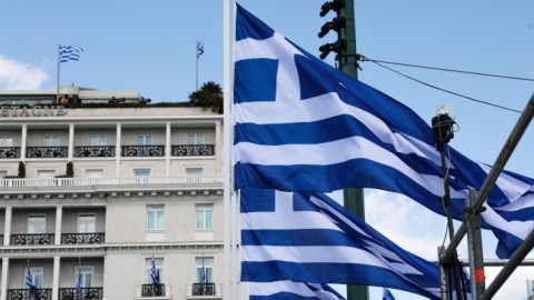 Ελληνική σημαία στο Σύνταγμα