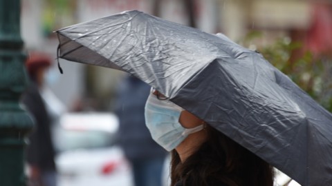 Βροχερό σκηνικό του καιρού