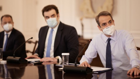 Ο Κυριάκος Μητσοτάκης με τον Κυριάκο Πιερρακάκη