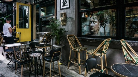 Προετοιμασίες για το άνοιγμα της εστίασης