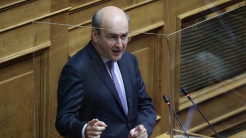 Ο Κωστής Χατζηδάκης στη Βουλή