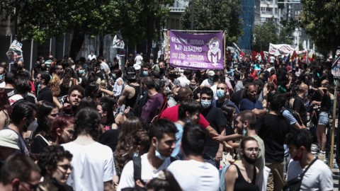 Απεργιακή πορεία για το εργασιακό