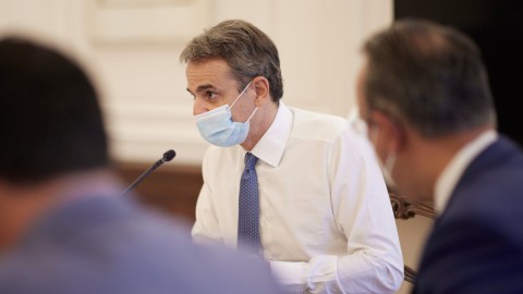 Μητσοτάκης σε συνεδρίαση