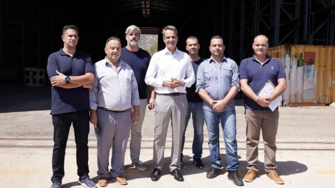 Ο Κυριάκος Μητσοτάκης στα Ναυπηγεία Ελευσίνας